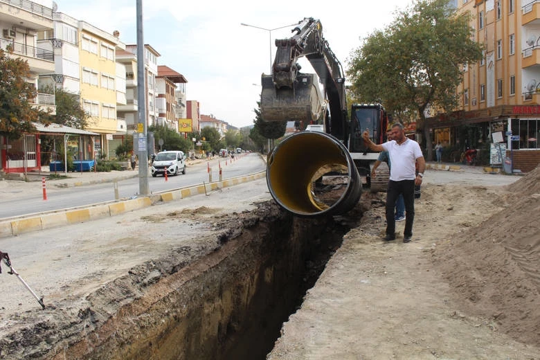 Korkuteli İstiklal Caddesi alt yapısı yenileniyor