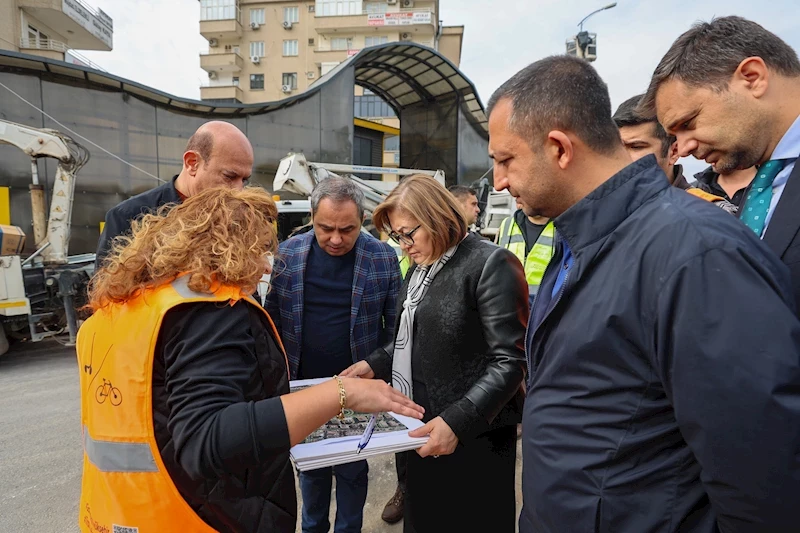 GAZİANTEP BÜYÜKŞEHİR, TUGAY KÖPRÜLÜ KAVŞAĞI’NDA ŞERİT ARTTIRMA ÇALIŞMALARINA BAŞLADI