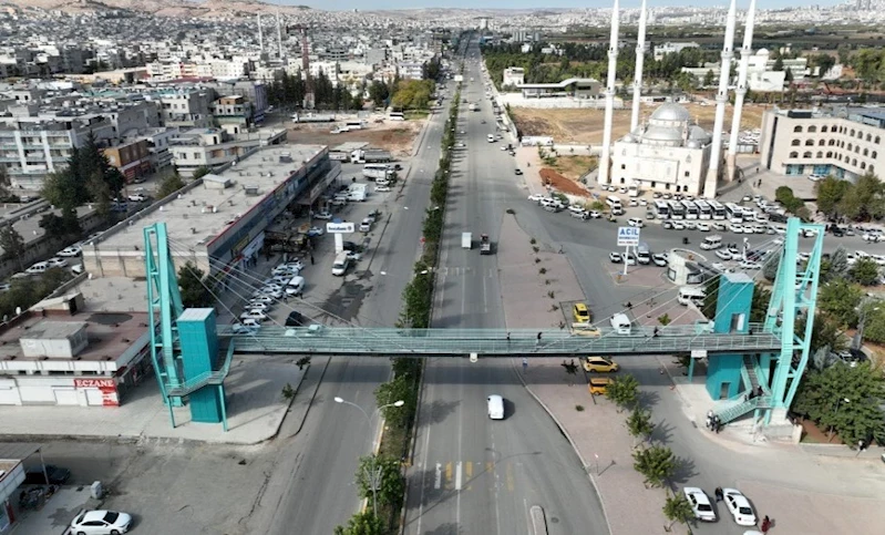 Büyükşehir Asansörlü Modern Yaya Üstgeçidini Tamamladı