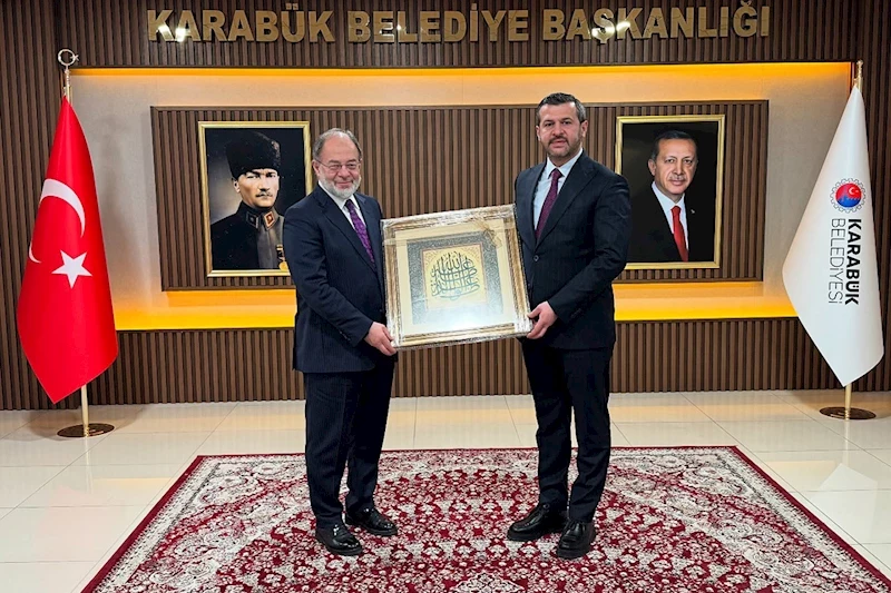 Eski Sağlık Bakanımız Prof. Dr. Recep Akdağ, Belediye Başkanımız Özkan Çetinkaya’yı Makamında Ziyaret Etti