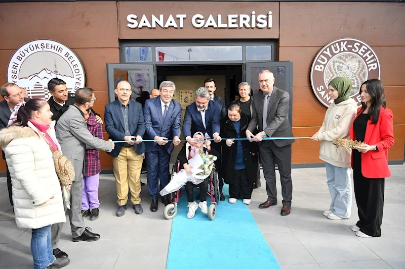 Büyükşehir’in Engelsiz Sanat Sergisi, Göz Doldurdu