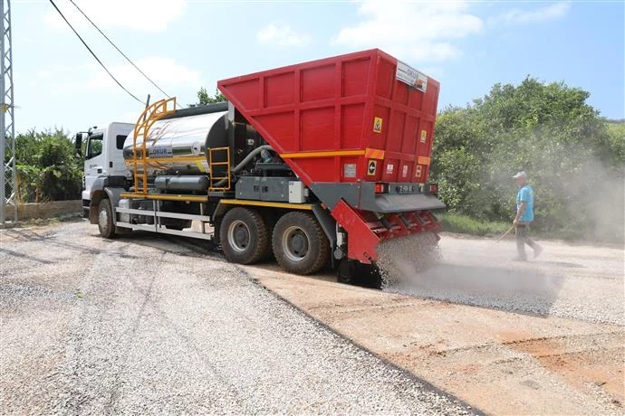 DİM ÇAYI MEVKİİNDEKİ DÖRT NOKTADA ASFALT ÇALIŞMALARI SÜRÜYOR