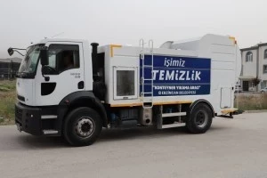 Şehir genelinde temizlik çalışmalarımıza aralıksız devam ediyoruz.