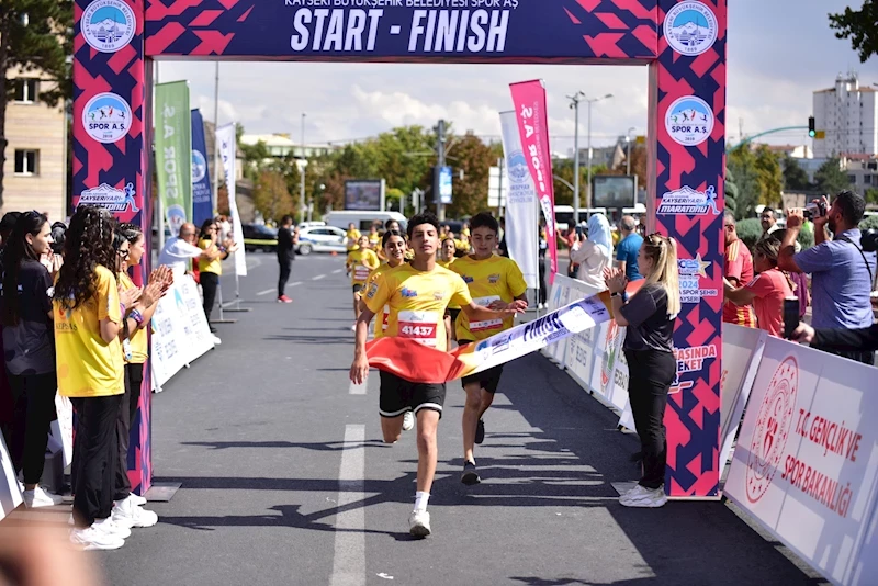 Büyükşehir’den, Minik Atletlere Özel Çocuk Maratonu