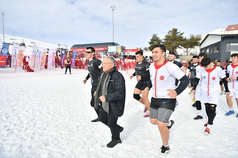 Erciyes’te Kar Ragbi Türkiye Şampiyonası Nefes Kesti