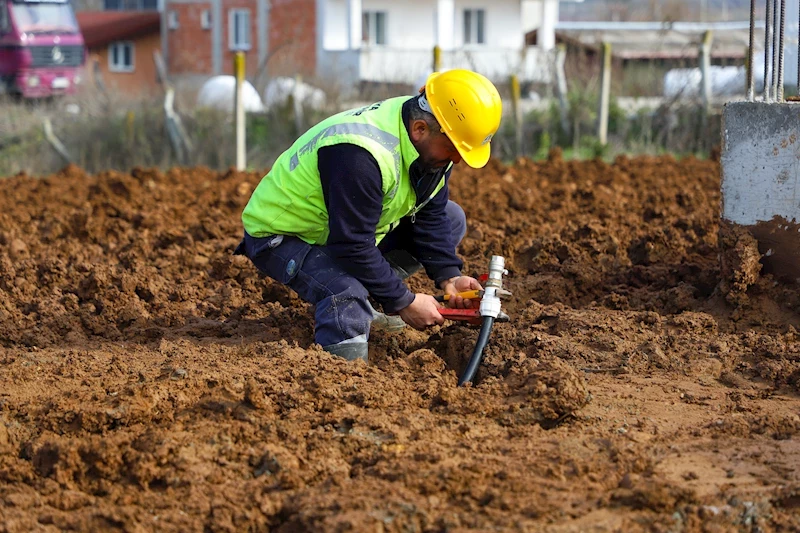 Güçlü altyapı için her türlü şart ve koşulda sahadalar